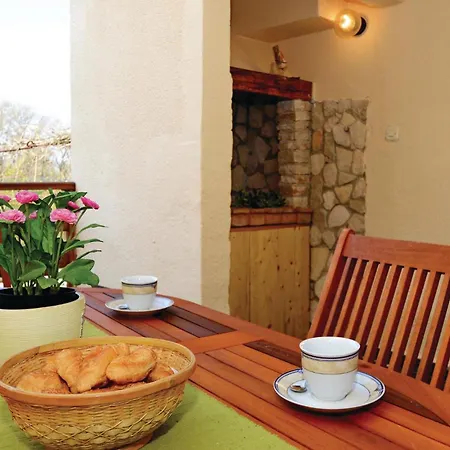 3 Bedroom Lovely Home In Kavran