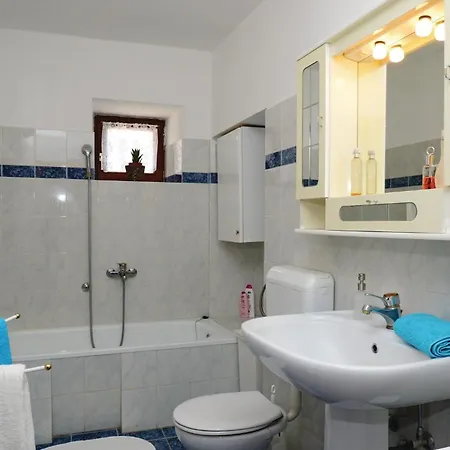 Holiday home 3 Bedroom Lovely Home In Kavran