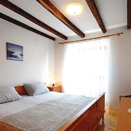 3 Bedroom Lovely Home In Kavran Holiday home *