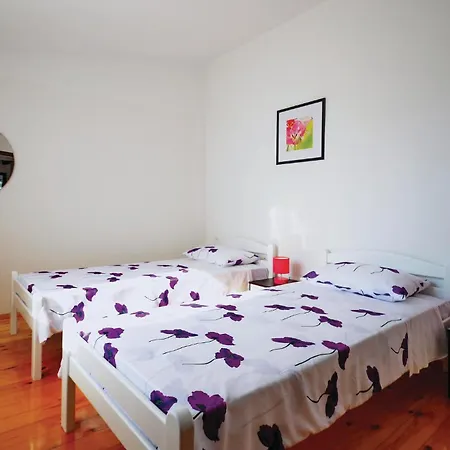 3 Bedroom Lovely Home In Kavran