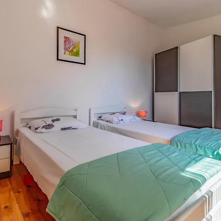 3 Bedroom Lovely In Kavran