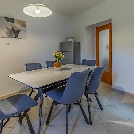 3 Bedroom Lovely In Kavran